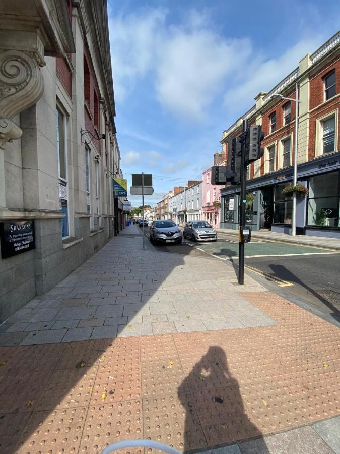 Central Lisburn Duplex Apartment Siren Stays المظهر الخارجي الصورة