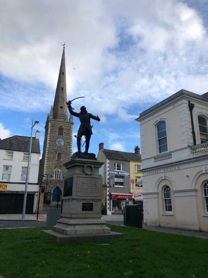 Central Lisburn Duplex Apartment Siren Stays المظهر الخارجي الصورة