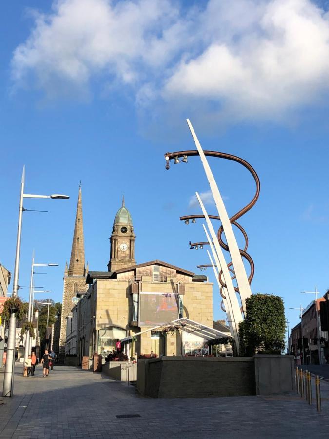 Central Lisburn Duplex Apartment Siren Stays المظهر الخارجي الصورة